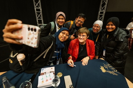 dedikalas_es_szelfi_kariko___katalin_szegeden_n_369 dedikalas_es_szelfi_kariko___katalin_szegeden_n_369