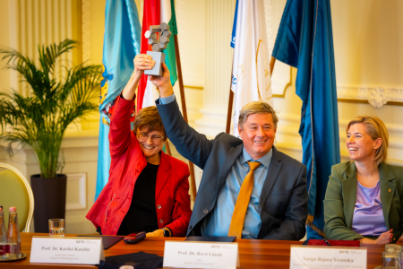 kja___number_7558_1_