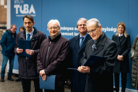 kj_mta_mozga__sban_a_tudoma__ny_w_10